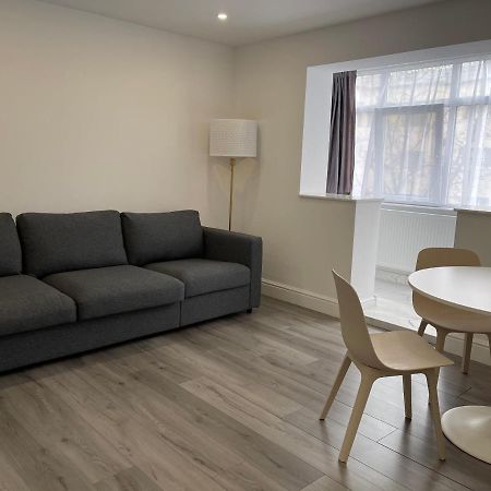 Apartament Emma Targoviste Buitenkant foto