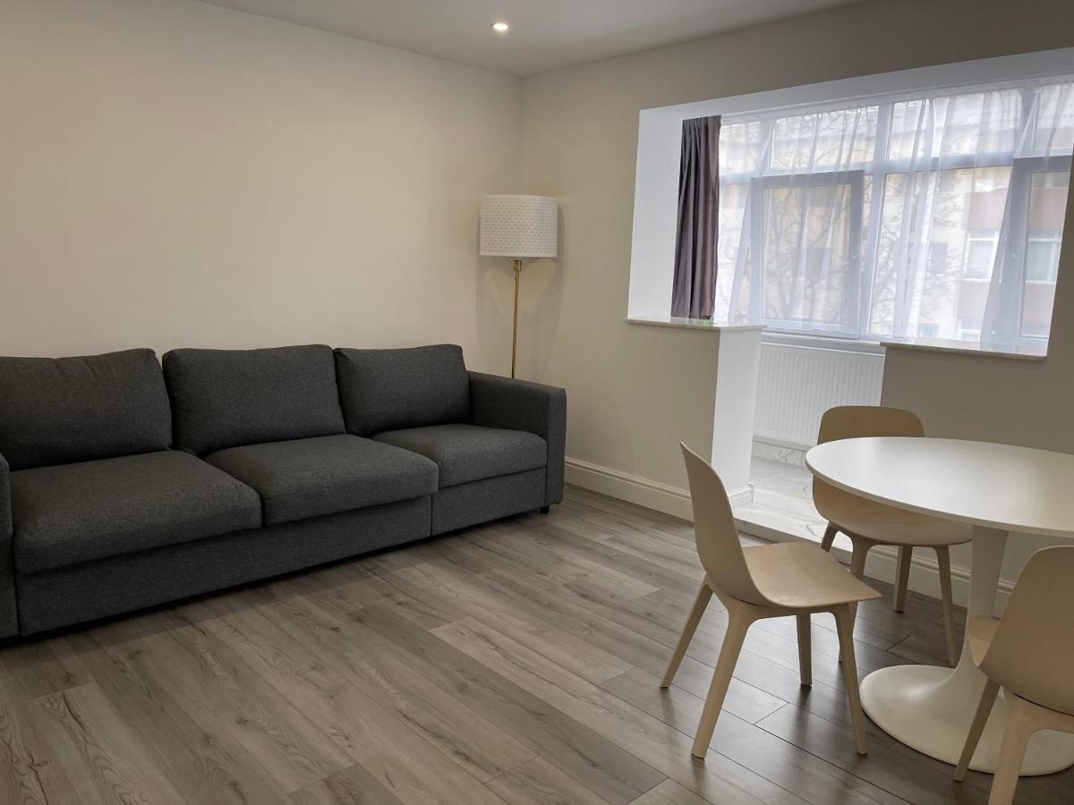 Apartament Emma Targoviste Buitenkant foto